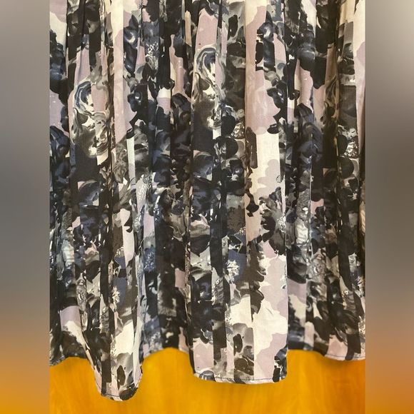 PARKER TOP BLOUSE GRAY BLACK WHITE LONG SLEEVE SIZE S - Picture 9 of 16